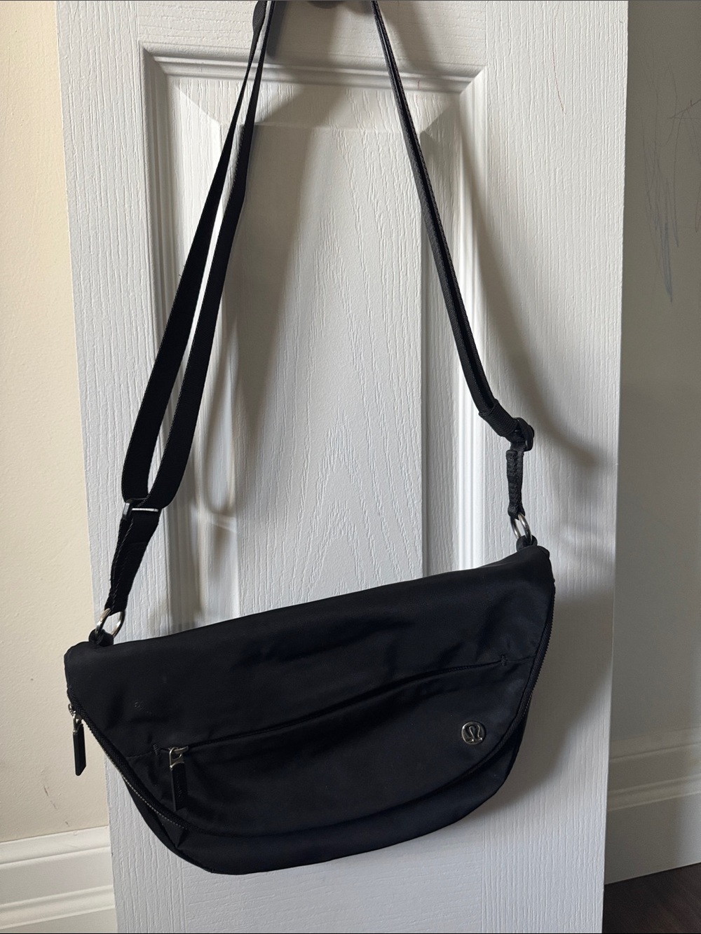 Lululemon Black Crossbody Shoulder Bag - Sleek Everyday Carry
